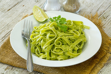tagliatelles au basilic
