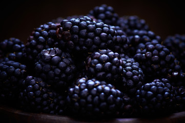 Blackberries in wood bowl