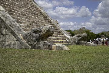 On each staircase of the Kukulkan pyramid, you can see stone snakes on the parapets. This is Chichen Itza