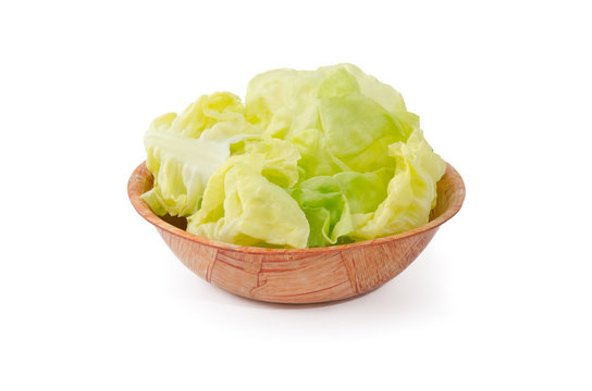 Gr&uuml;ner Salat in Sch&auml;lchen