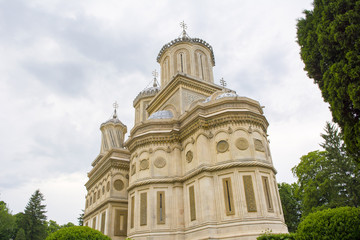 Fototapeta na wymiar The monastery Curtea de Arges in Arges, Romania.