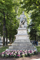 Obraz premium Paolo Veronese monument in Verona - the famous Italian painter of the Venetian school. Verona, Italy