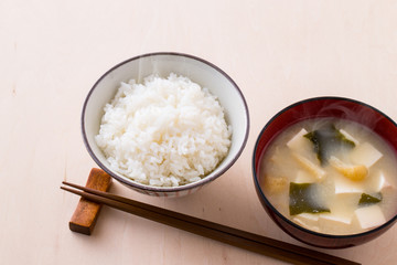 ごはんと味噌汁