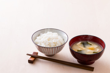 ごはんと味噌汁