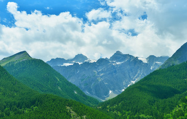 Fototapeta na wymiar Mountain gorge in France.