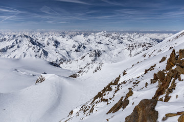 Fototapeta na wymiar Alpenpanorama im Winter in Tirol