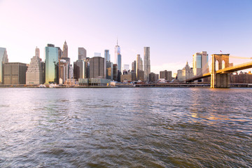 Obraz premium New York, Lower Manhattan skyline with Brooklyn Bridge