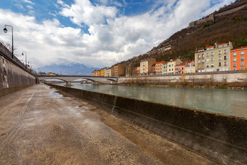 Fototapeta premium Grenoble. The city embankment.