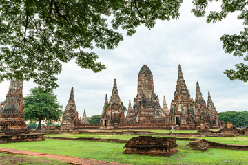 Wat Chaiwattanaram in ruins