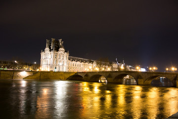 Fototapeta premium Louvre a noite