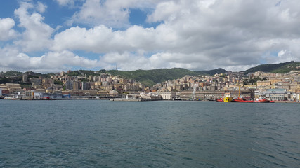 Fototapeta na wymiar Porto di Genova