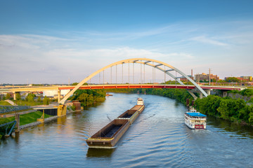 Fototapeta na wymiar Bridges and Boats on the Cumberland River