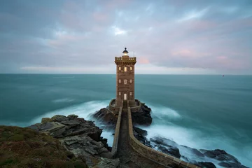 Rolgordijnen Vuurtoren Vuurtoren van Kermorvan, Le Conquet, meest westelijke deel van Frankrijk, Bretagne, Frankrijk