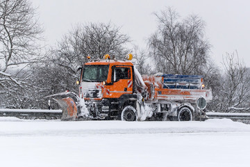 Winterdienst - Räumfahrzeug