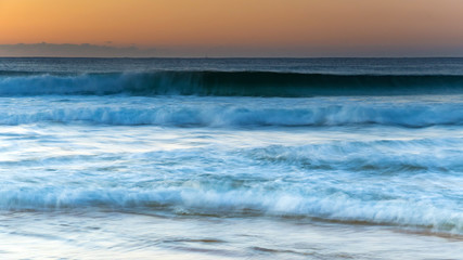 Obraz premium Sunrise Seascape and Waves