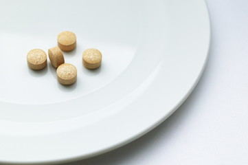 皿の上の錠剤