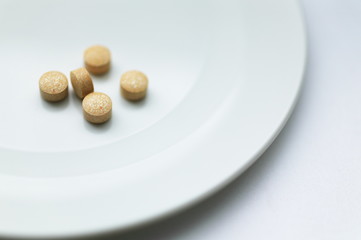 皿の上の錠剤