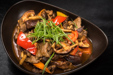 Shrimps and mun mushrooms