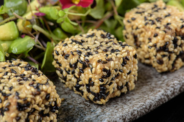 Chicken with sesame seeds