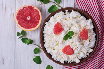 Cottage cheese with mint
