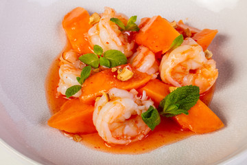 Prawn and papaya salad
