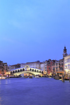 Italy, Veneto, Venice, Sestiere of Rialto, Rialto Bridge