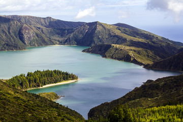Beautiful turquoise blue crater lake, Lagoa do Fogo in Azores