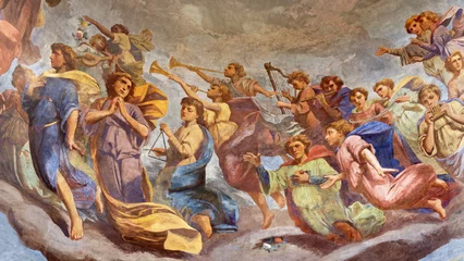 Photo sur Plexiglas Monument REGGIO EMILIA, ITALIE - 12 AVRIL 2018 : La fresque des anges avec les instruments de musique dans la coupole de l& 39 église Basilica di San Prospero par C. Manicardi, G. Ferrari et A. Lugli (1884-1885).