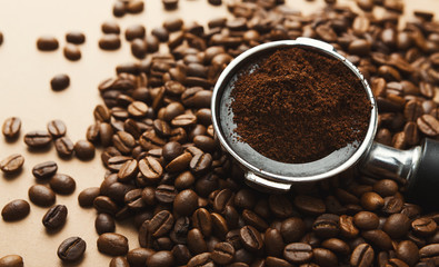 Coffee machine holder with ground roasted beans