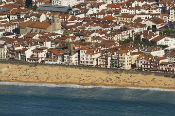 Obraz premium La baie de Saint-Jean-de-Luz vue d'avion