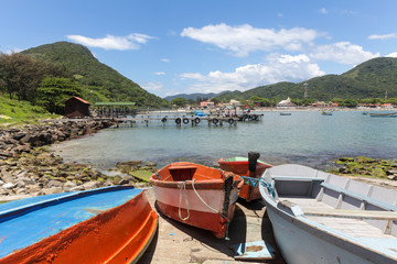 Fototapeta na wymiar Traditional boats with sea on beach with sunny day.