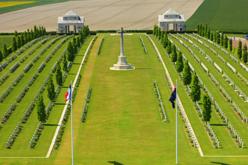 cimetière australien de Villers bretonneux dans la somme,  avec son mémorial à la mémoire des...