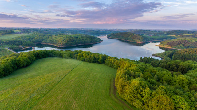 Abendstimmung &uuml;ber Talsperre