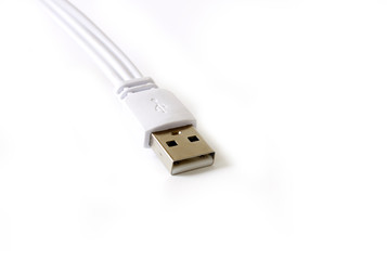 Cable conector usb blanco en fondo blanco