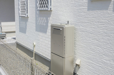 住宅　設備　給湯器　施工例
