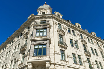 Fototapeta na wymiar helles Gründerzeithaus in Leipzig