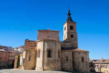 Fototapeta premium セゴビア サン・ミリャン教会