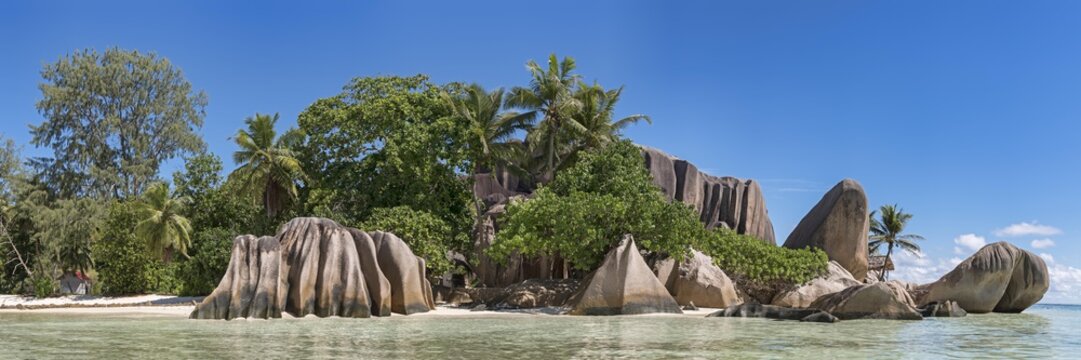 Beach Anse Source d' Argent with granite cliffs, Panorama, La Digue, Seychelles, Indian Ocean, Africa