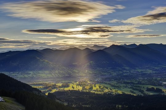 Isartal with Arzbach, Isarwinkel at sunrise, view from Zwiesel, Upper Bavaria, Bavaria, Germany, Europe