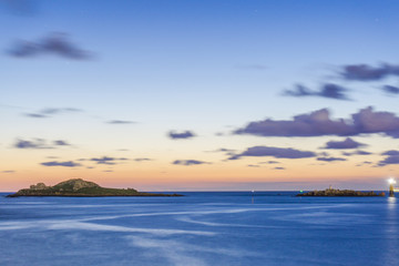 The sunset and the horizon