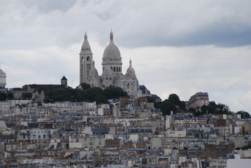 Fototapeta na wymiar Sacré-Cœur; Paris; Montmartre; city; historic site; sky; tourist attraction