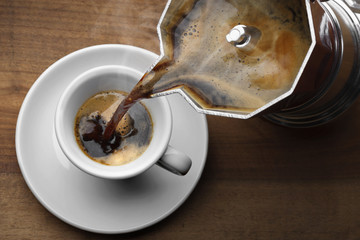 Coffee machine and cup