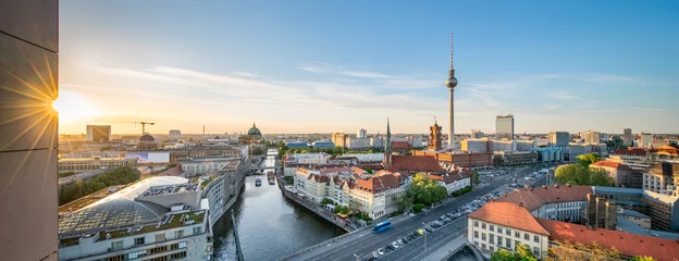 Schilderijen op glas Berlin Mitte panorama met tv-toren en uitzicht over de Spree © eyetronic