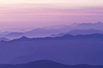 Lever et coucher de soleil sur les Pyrénées