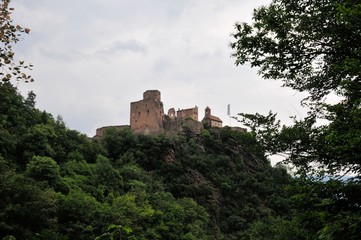Fototapeta na wymiar Burg Ruine Mauern