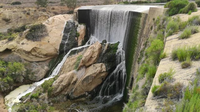 Cascada del pantano de Elche