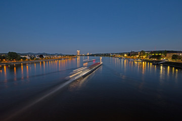 Bonn, Blick von der Kennedybrücke bei Nacht