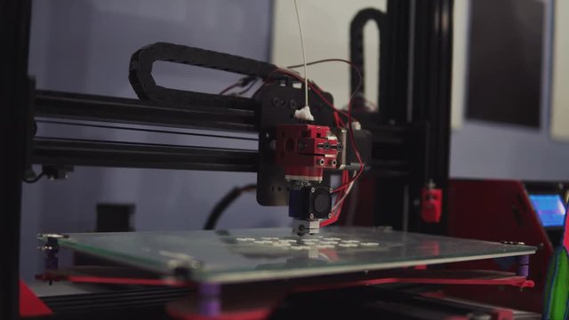 Three dimensional printer