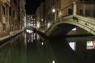 Obraz na płótnie Canvas Bridge and Canon Venice 