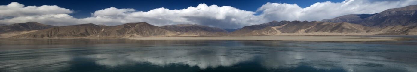 Yamdrok Lake, Tibet